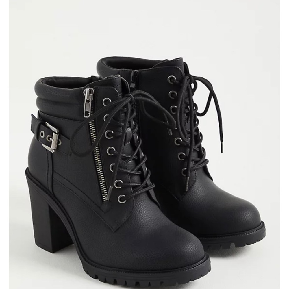 Cute Hiker Boots Size 9W NWT